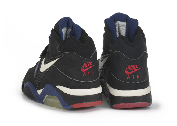 20-Nike-Basketball-Designs-that-Changed-the-Game-Nike-Air-Force-180-10