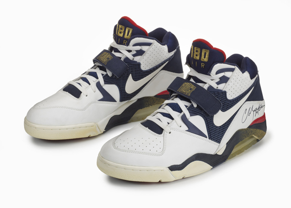 20-Nike-Basketball-Designs-that-Changed-the-Game-Nike-Air-Force-180-2