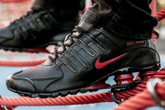 black and red nike shox