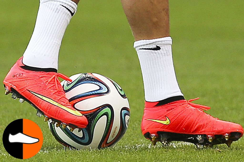 Ronaldo Takes the Pitch in a Superfly - WearTesters
