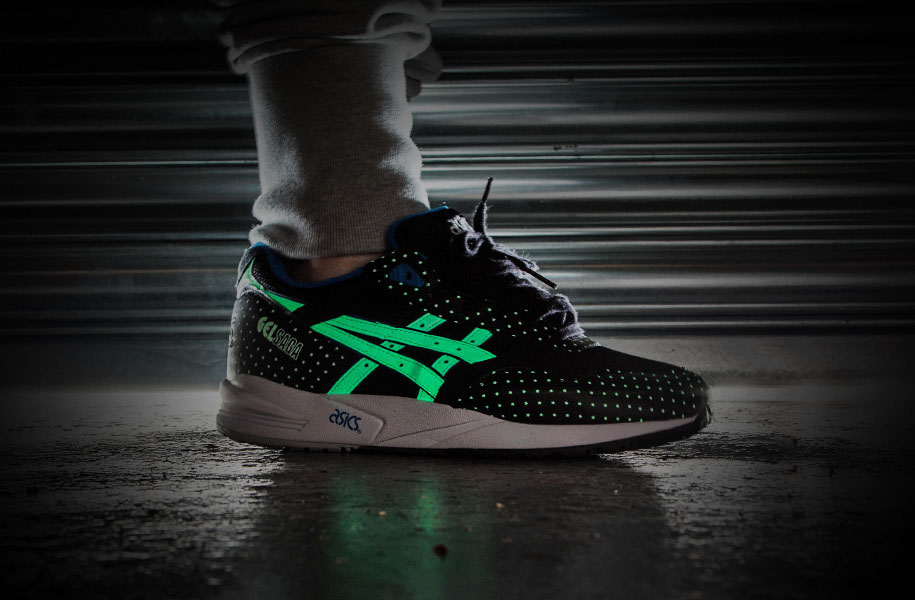asics glow in the dark running shoes