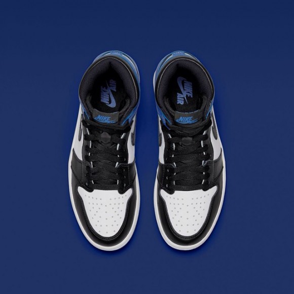 Air Jordan 1 x Fragment – Up Close & Personal4