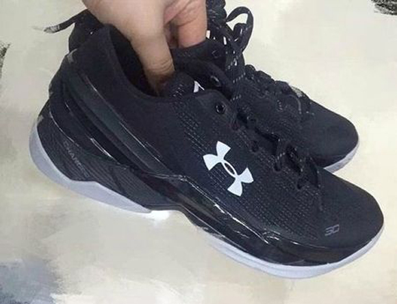 Avonturier Chemicus Transistor Under Armour Curry Two (2) Low - WearTesters