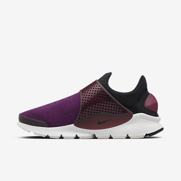 Tech Fleece Makes its Way onto this Nike Sock Dart in 'Mulberry ...