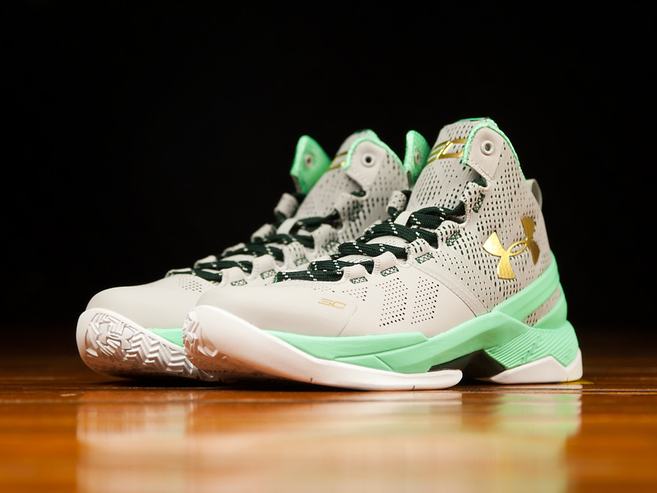 Get a Detailed Look at the Under Armour Curry 2 'Easter' 1
