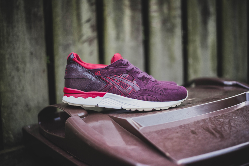 entrada oído negar Two New Asics Gel-Lyte V Colorways: Rioja Red and Blue Print - WearTesters
