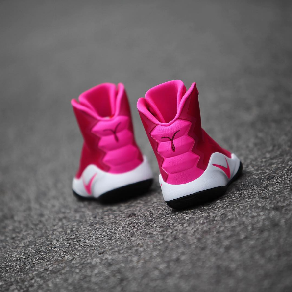 nike breast cancer basketball shoes
