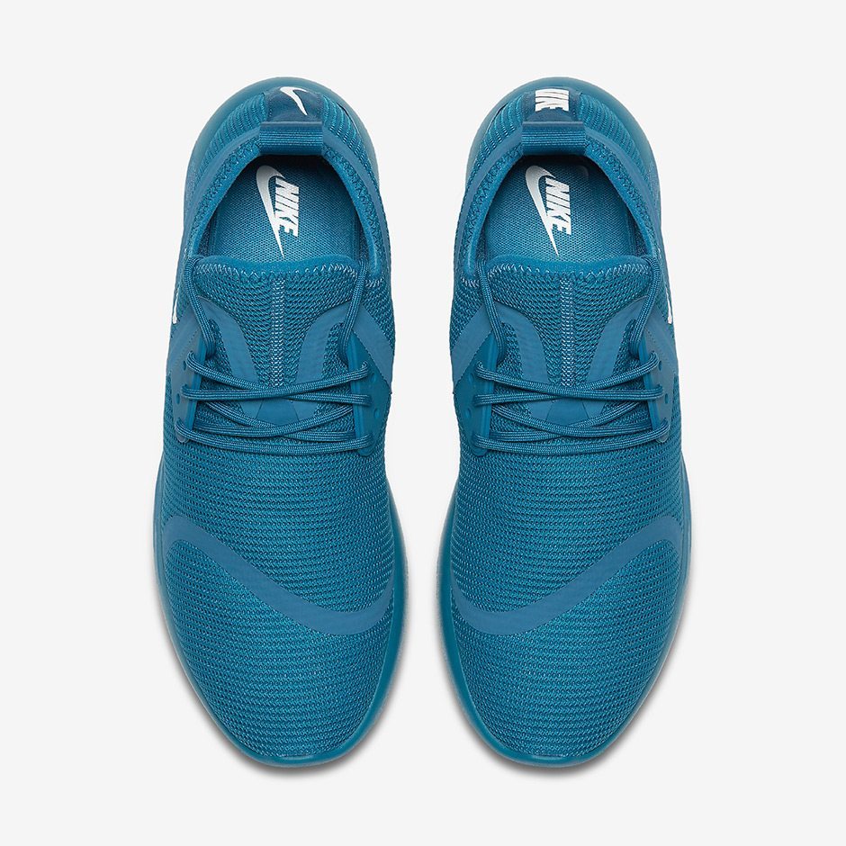 Nike LunarCharge Drops in 'Triple Blue 
