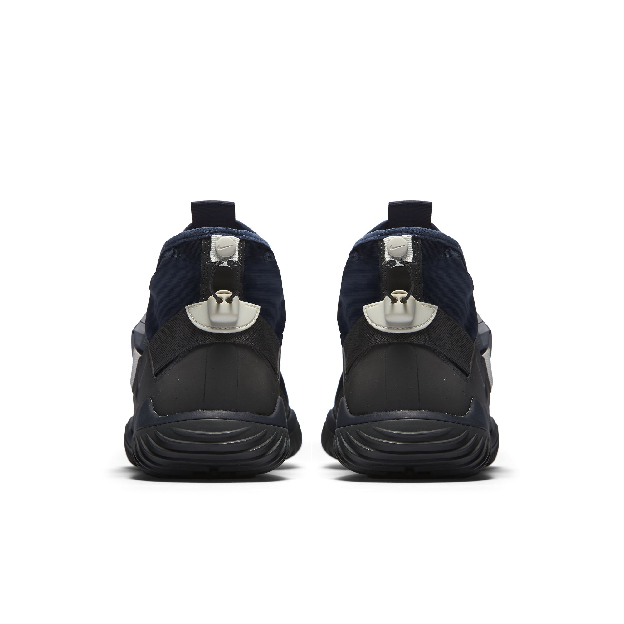 NikeLab Has a Triple Black Komyuter SE (AGC.07.KMTR) Coming - WearTesters