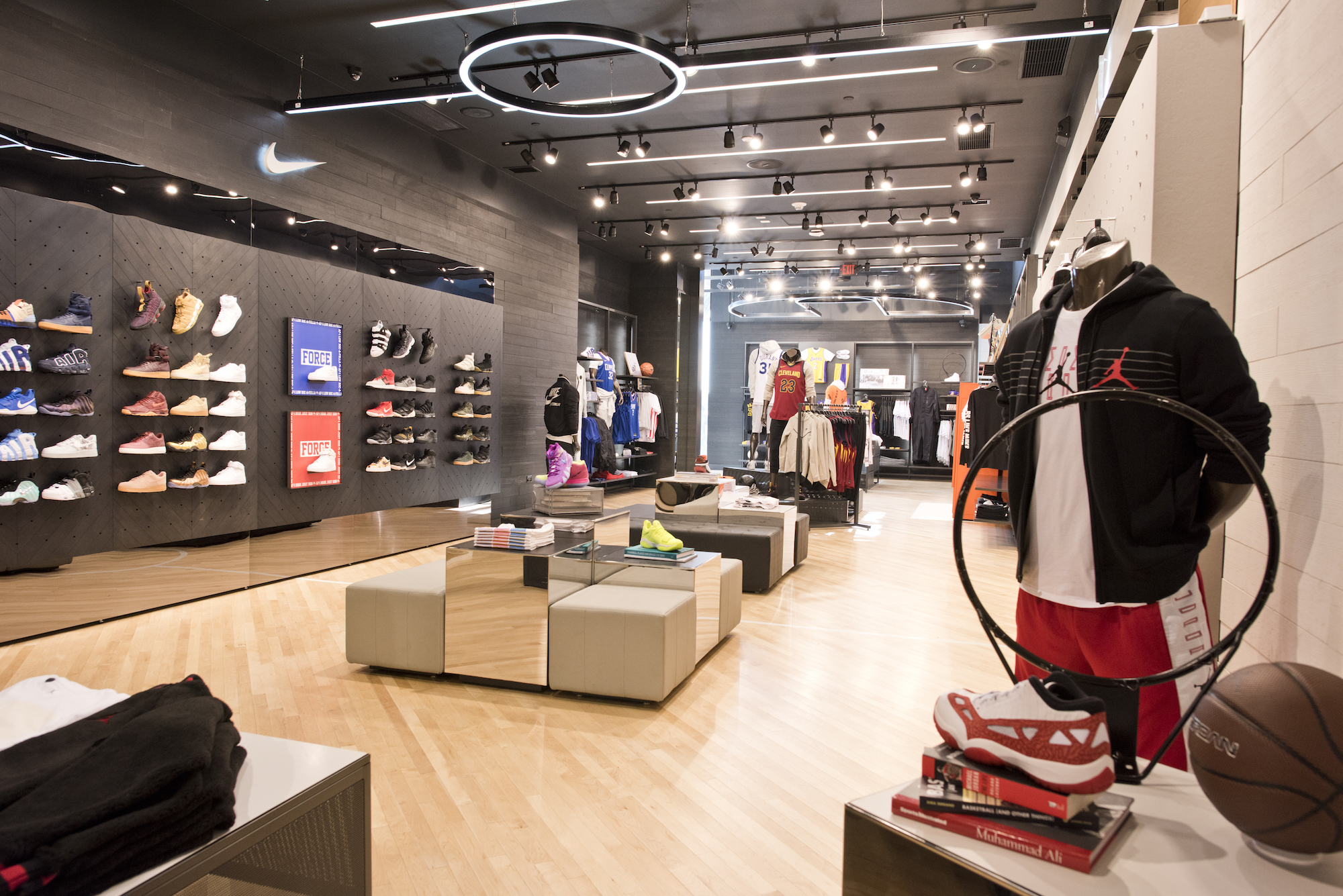 nike store in hollywood