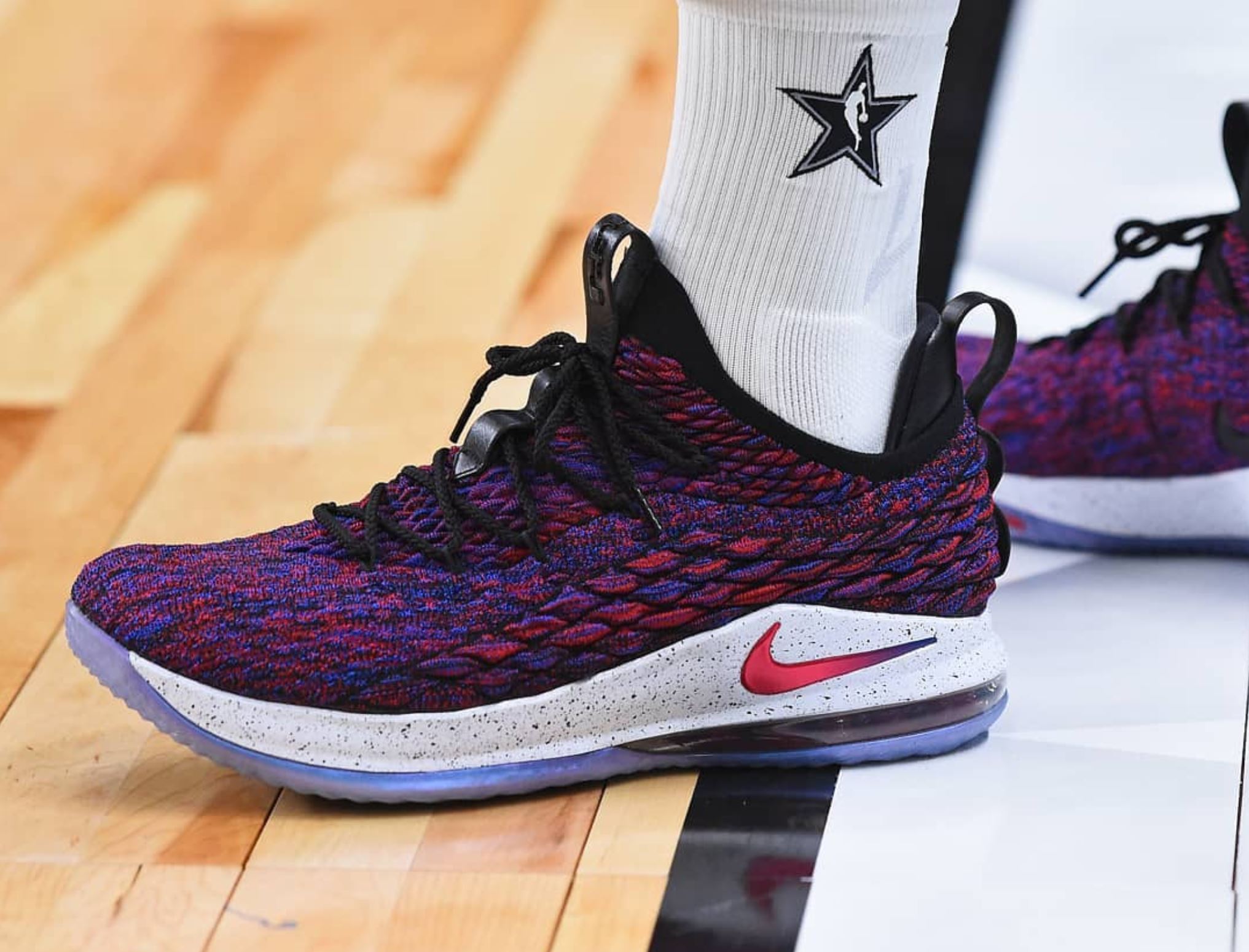 lebron 15 low outrigger