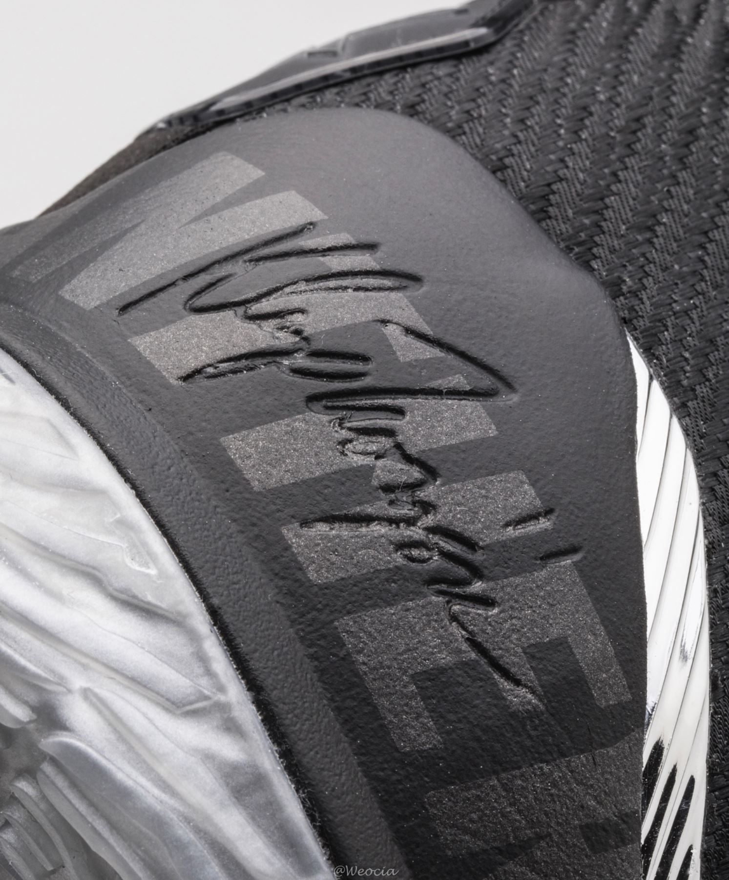 Here's a Detailed Look at Klay Thompson's Anta KT3 Low 'Black Panther ...