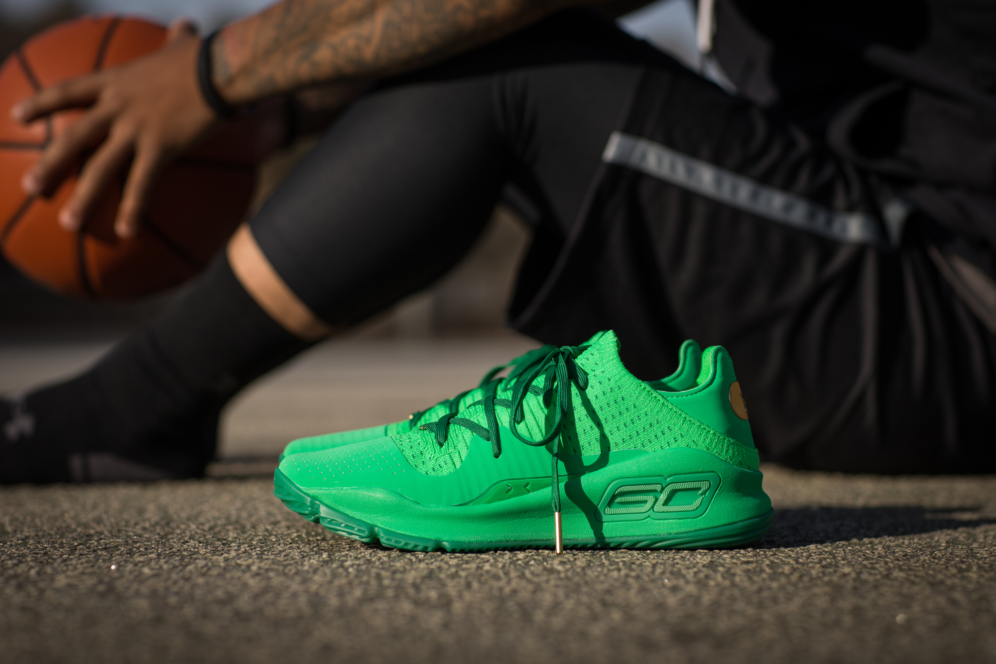 curry 4 low green