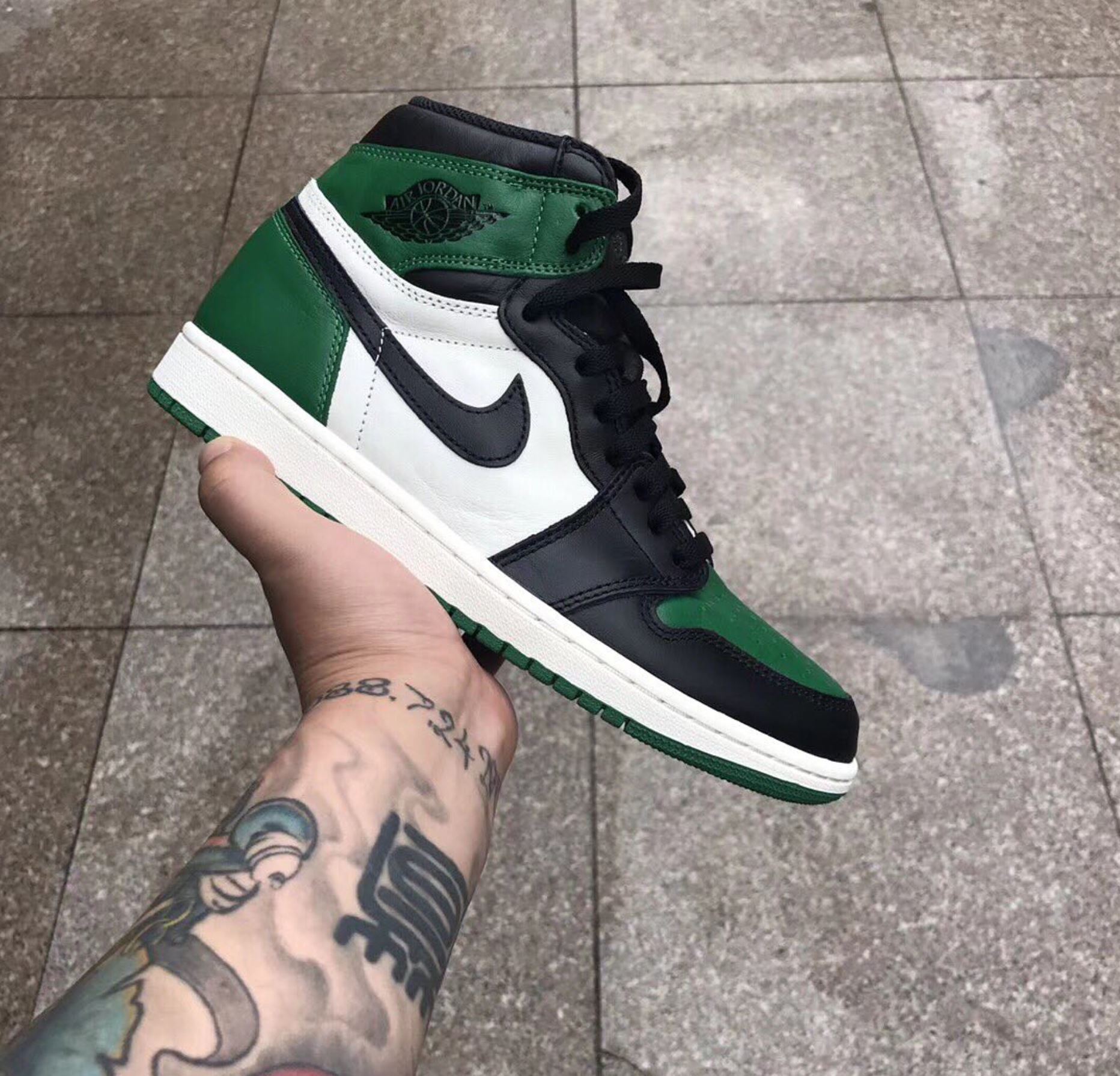 First Look at the Air Jordan 1 'Pine Green' - WearTesters