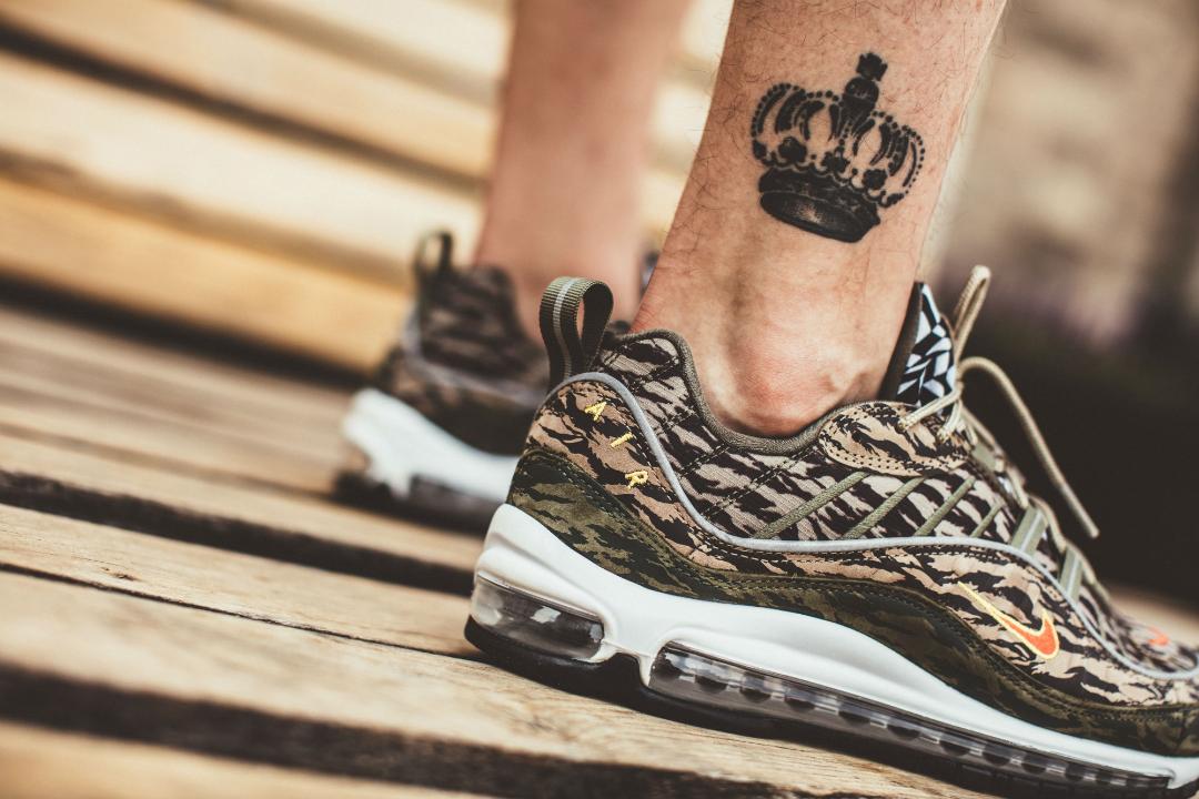 referentie Graan interval On-Foot Look at the Nike Air Max 98 AOP Camo - WearTesters