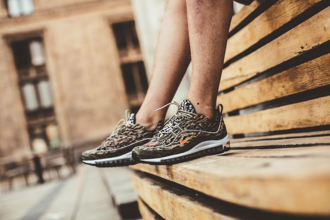 tilbagebetaling vanter tilbagebetaling On-Foot Look at the Nike Air Max 98 AOP Camo - WearTesters