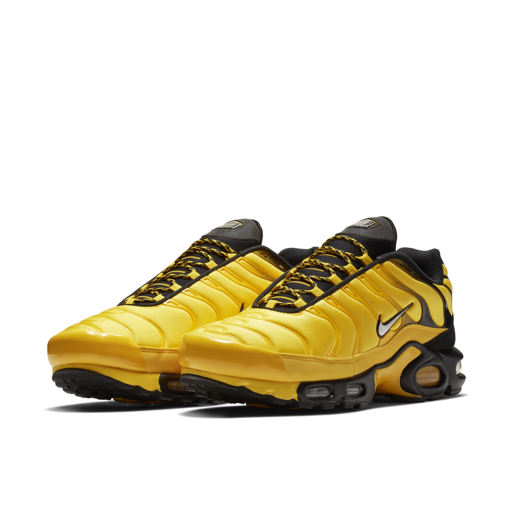 yellow black and white air max plus