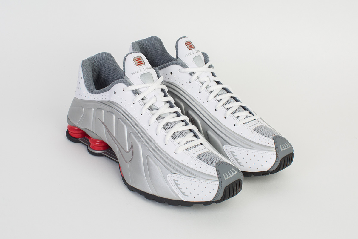 impactante envío masilla The 2018 Nike Shox R4 Retro Releases This Week - WearTesters