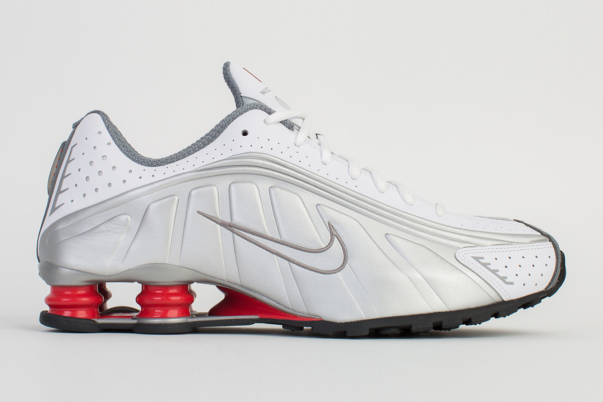 impactante envío masilla The 2018 Nike Shox R4 Retro Releases This Week - WearTesters