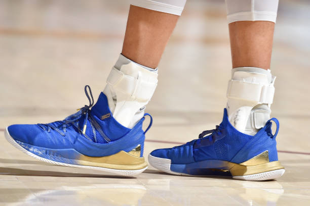 curry-5-blue-and-gold
